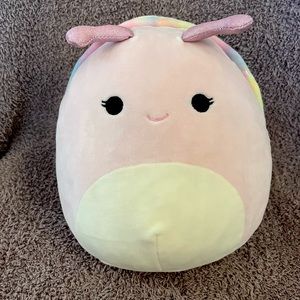 Silvina the snail squishmallow!